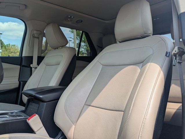 Used 2017 Ford Explorer XLT w/ Equipment Group 202A image 12