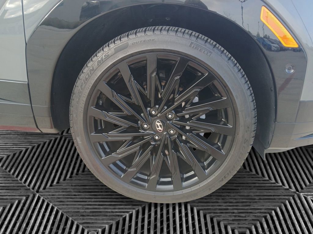 Used 2024 Hyundai Santa Fe Calligraphy image 9