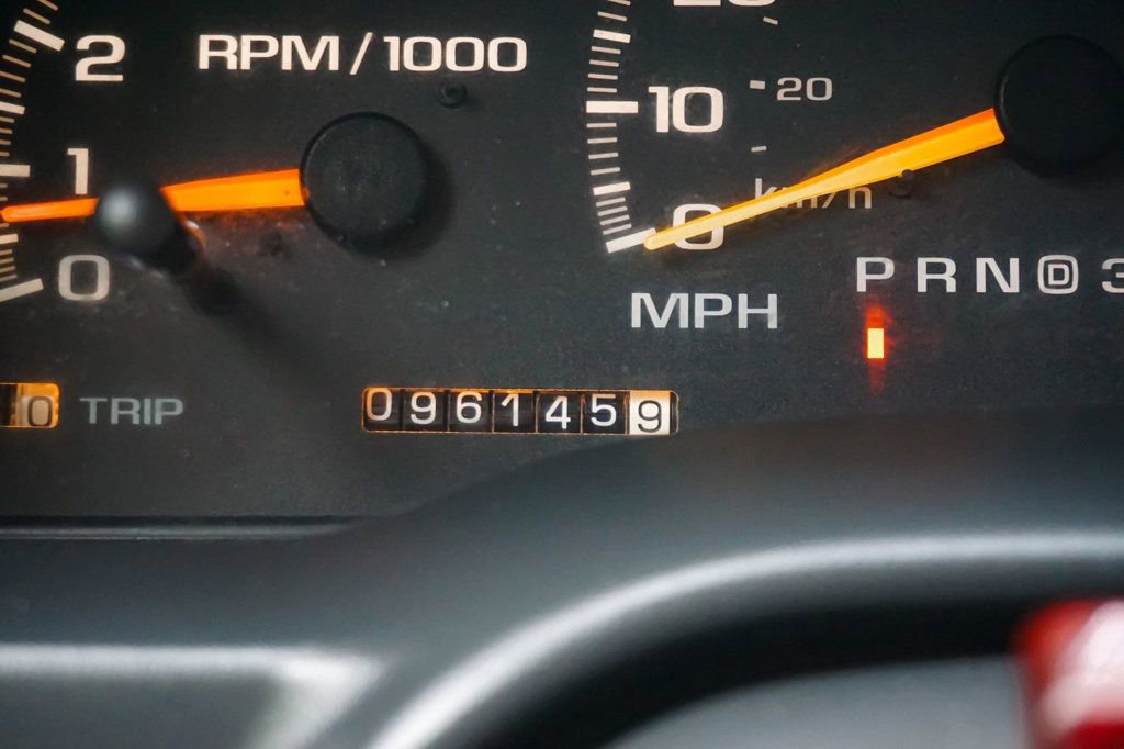 Used 1998 Chevrolet Silverado 1500 4x4 Extended Cab w/ Preferred Equipment Group 2 image 24