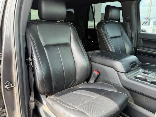 Used 2019 Ford Expedition XLT w/ Equipment Group 202A RWD image 12