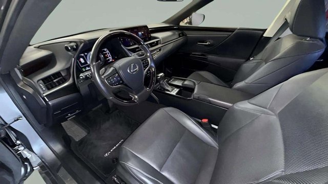 Used 2019 Lexus ES 300h image 17