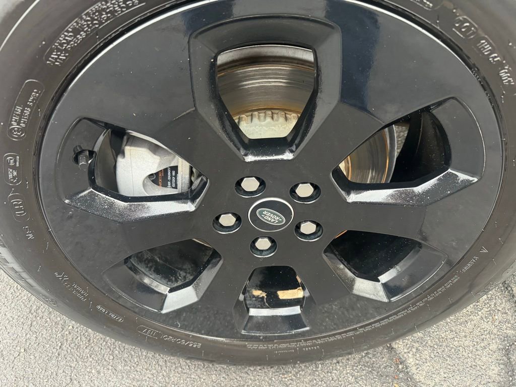 Used 2023 Land Rover Defender 110 X-Dynamic SE image 9