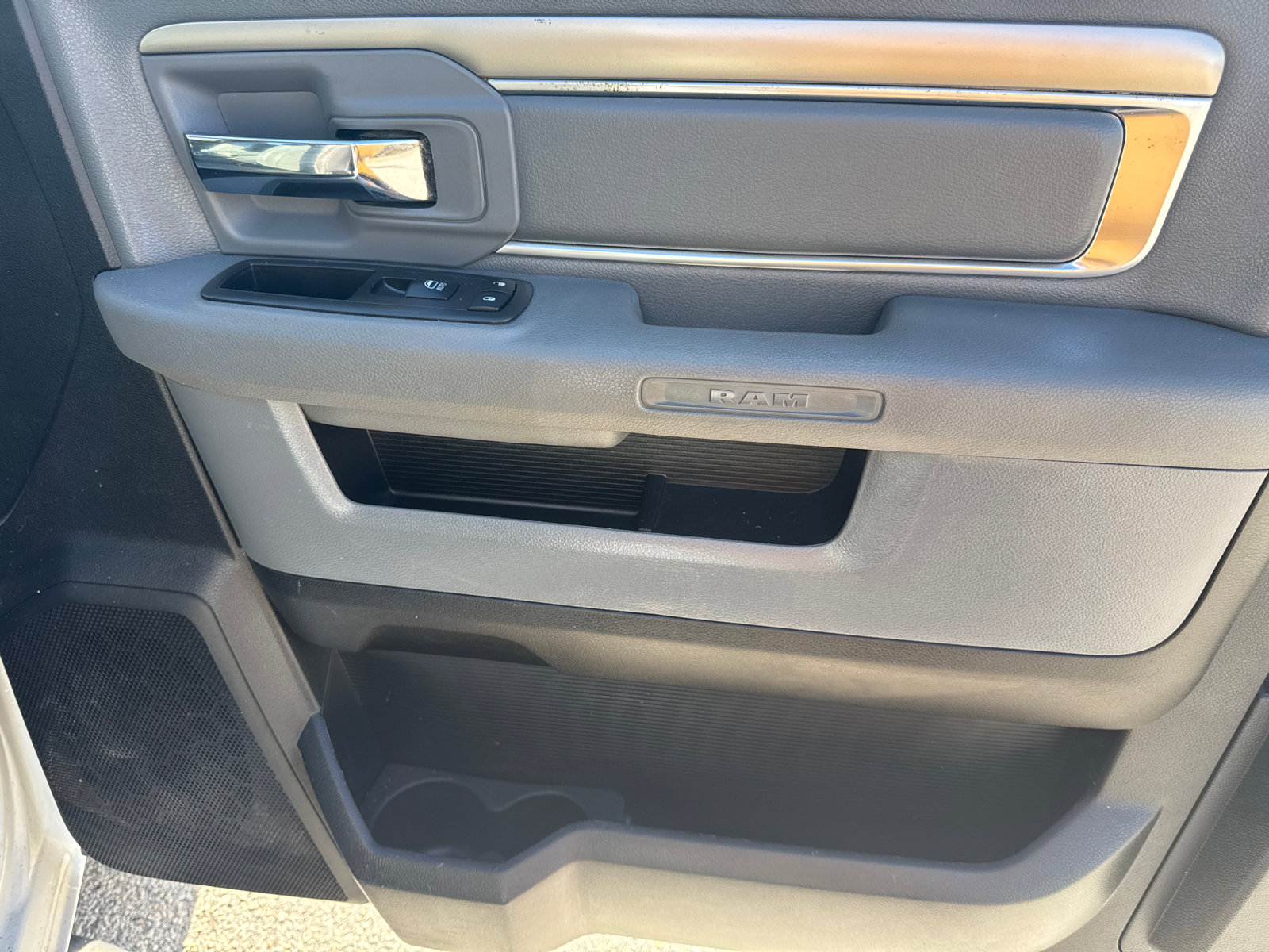 Used 2017 RAM 1500 Tradesman w/ Power & Remote Entry Group image 14