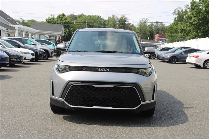 Used 2025 Kia Soul LX w/ LX Technology Package FWD image 3