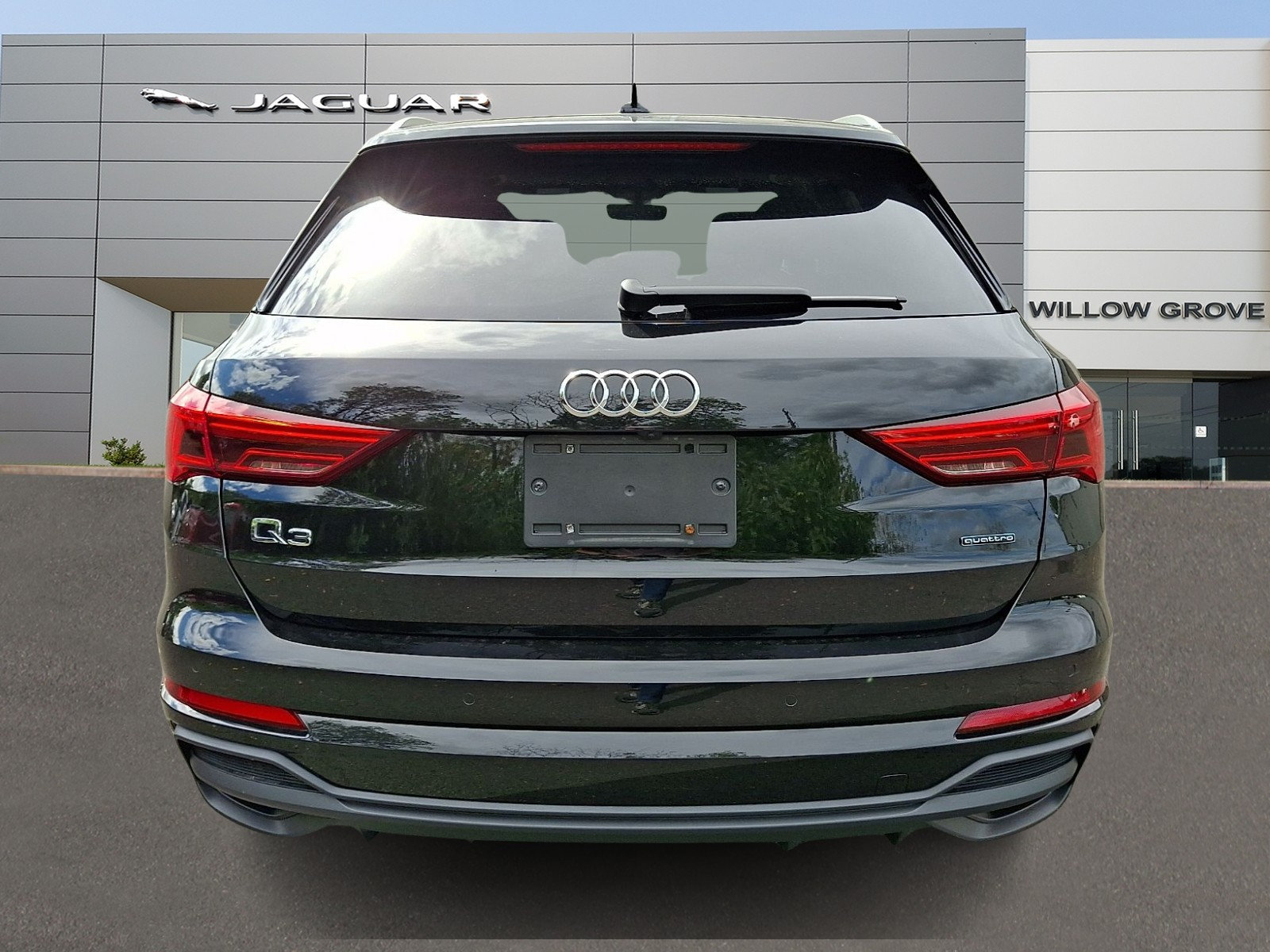 Used 2023 Audi Q3 2.0T Premium Plus AWD/4WD image 7