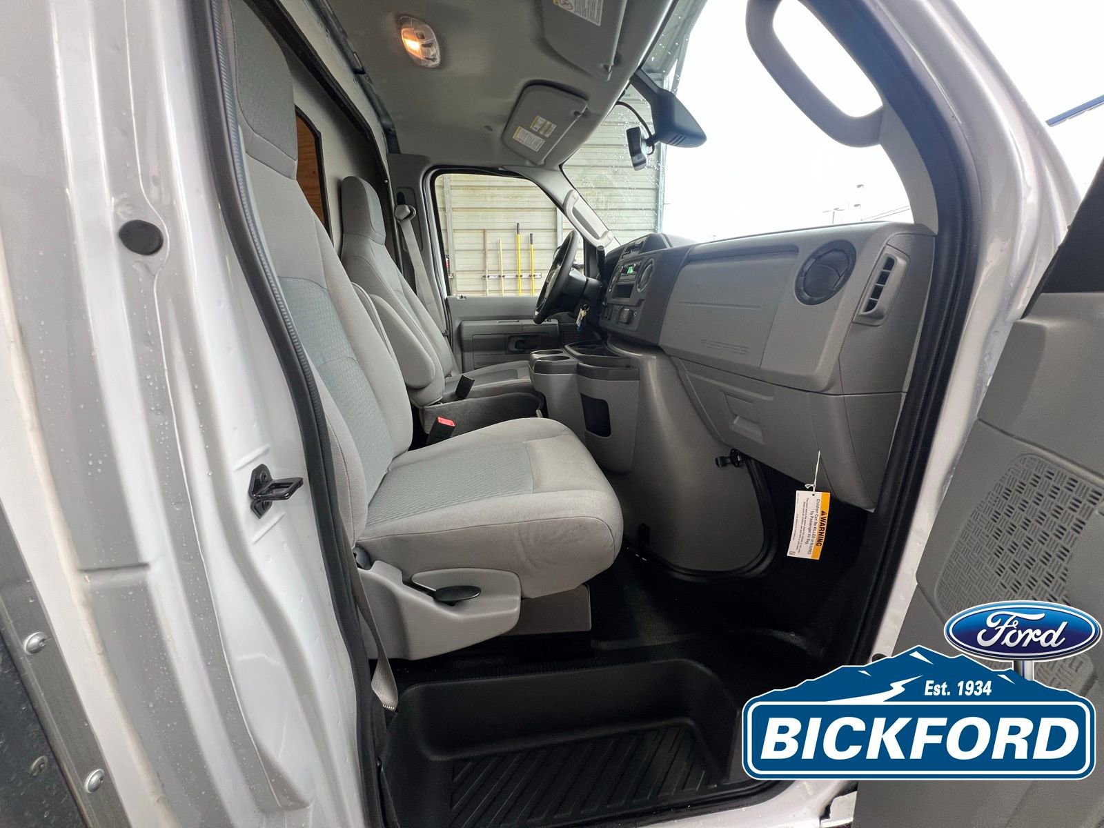 New 2027 Ford E-450 and Econoline 450 Super Duty w/ Interior Upgrade Package image 4