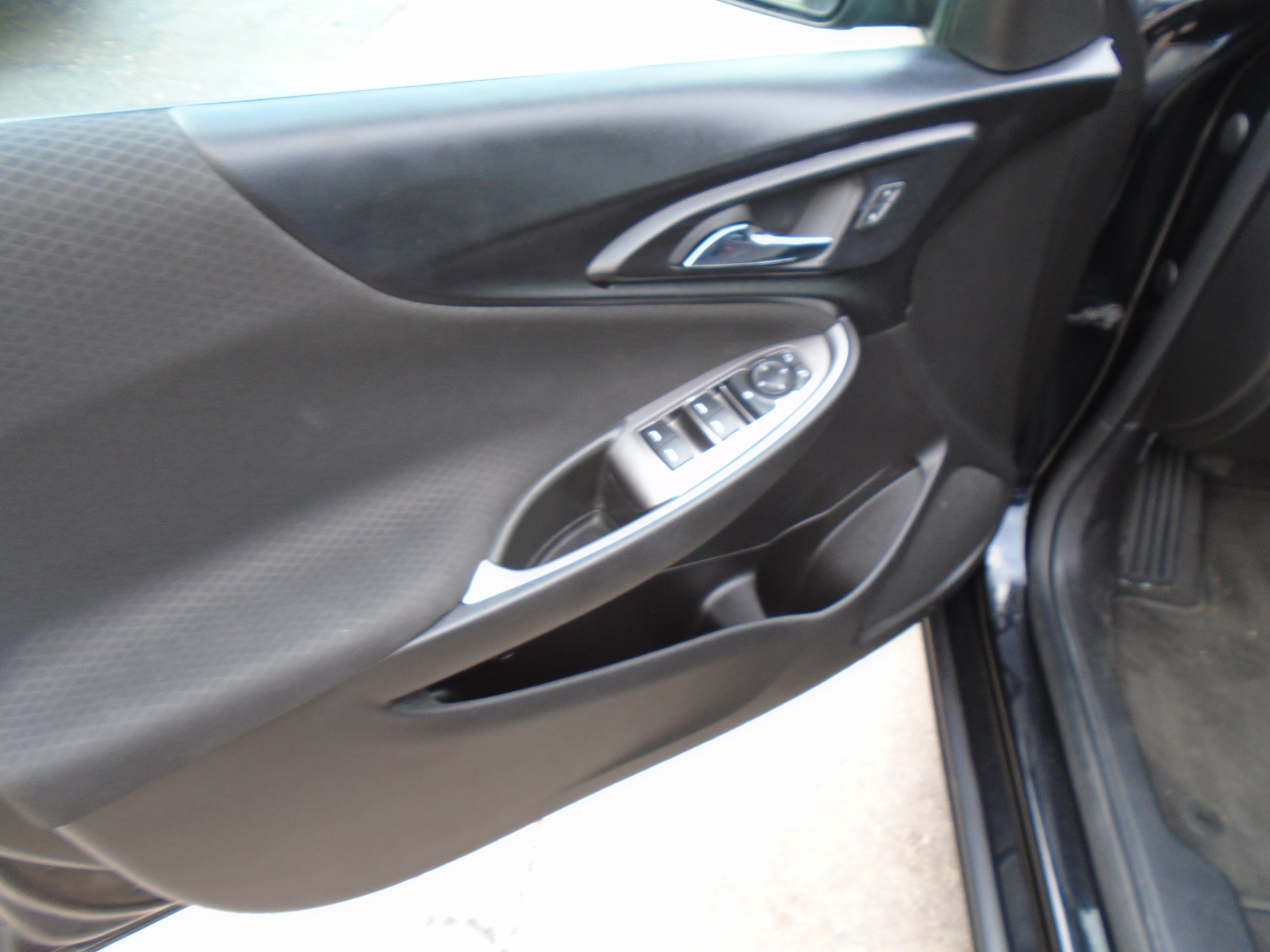Used 2017 Chevrolet Malibu LS FWD image 18