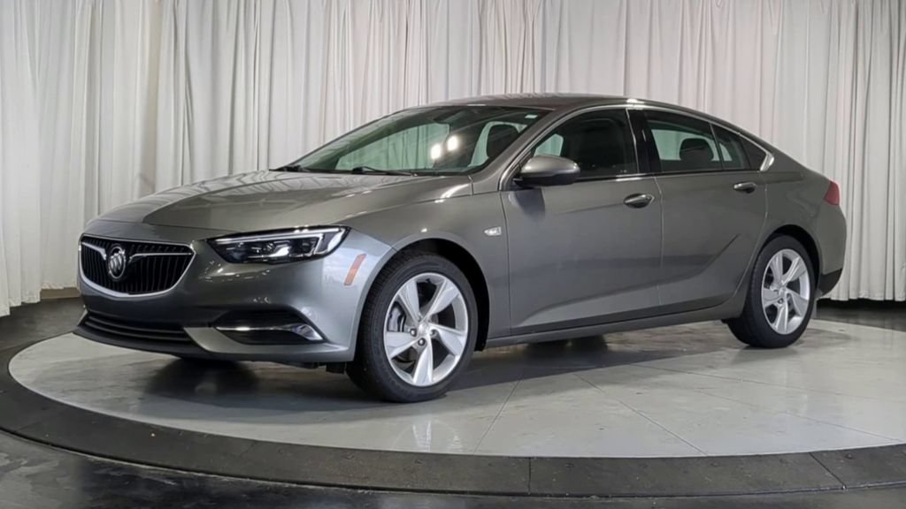 Used 2018 Buick Regal Preferred w/ Sights and Sounds Package FWD image 5