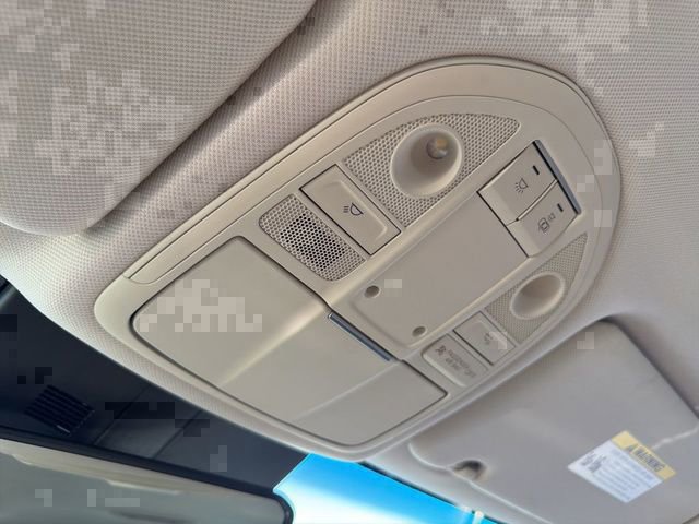 Used 2022 Genesis G70 2.0T AWD/4WD image 28