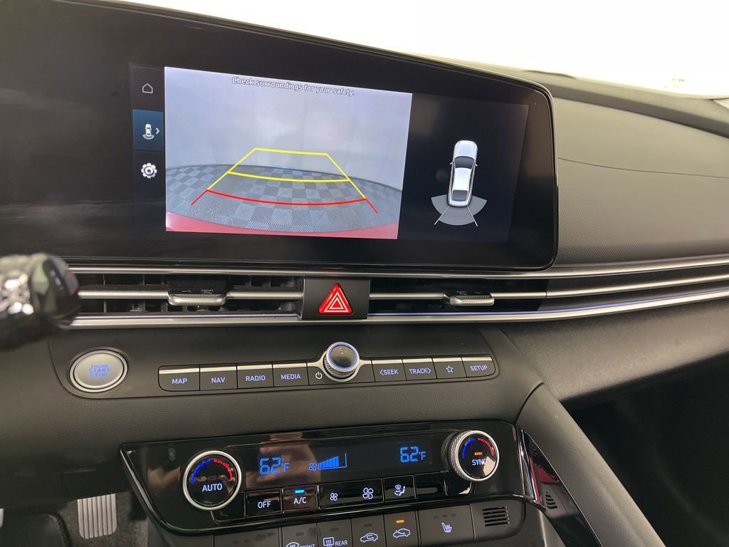 Used 2022 Hyundai Elantra Limited w/ Preferred Accessory Package image 32