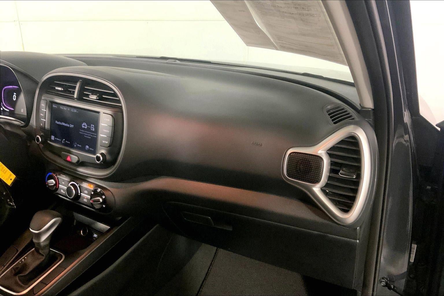 Certified 2025 Kia Soul LX FWD image 16