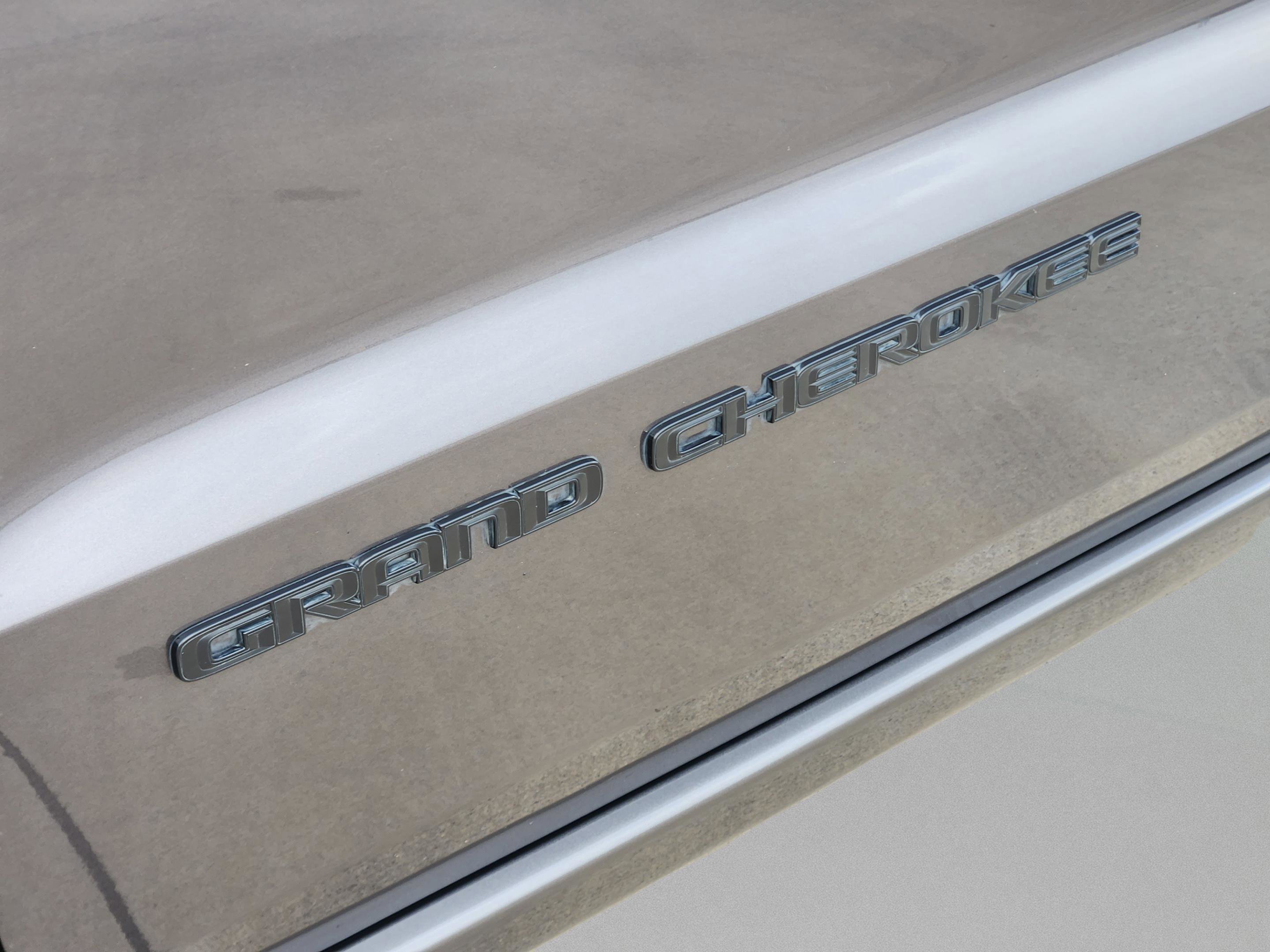 Used 2019 Jeep Grand Cherokee Altitude image 8