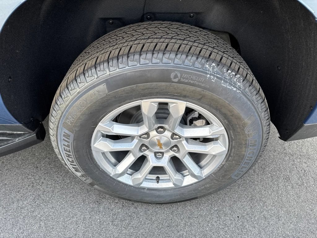 New 2026 Chevrolet Suburban LT AWD/4WD image 13