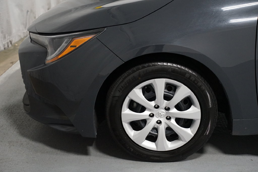 Certified 2024 Toyota Corolla LE FWD image 5