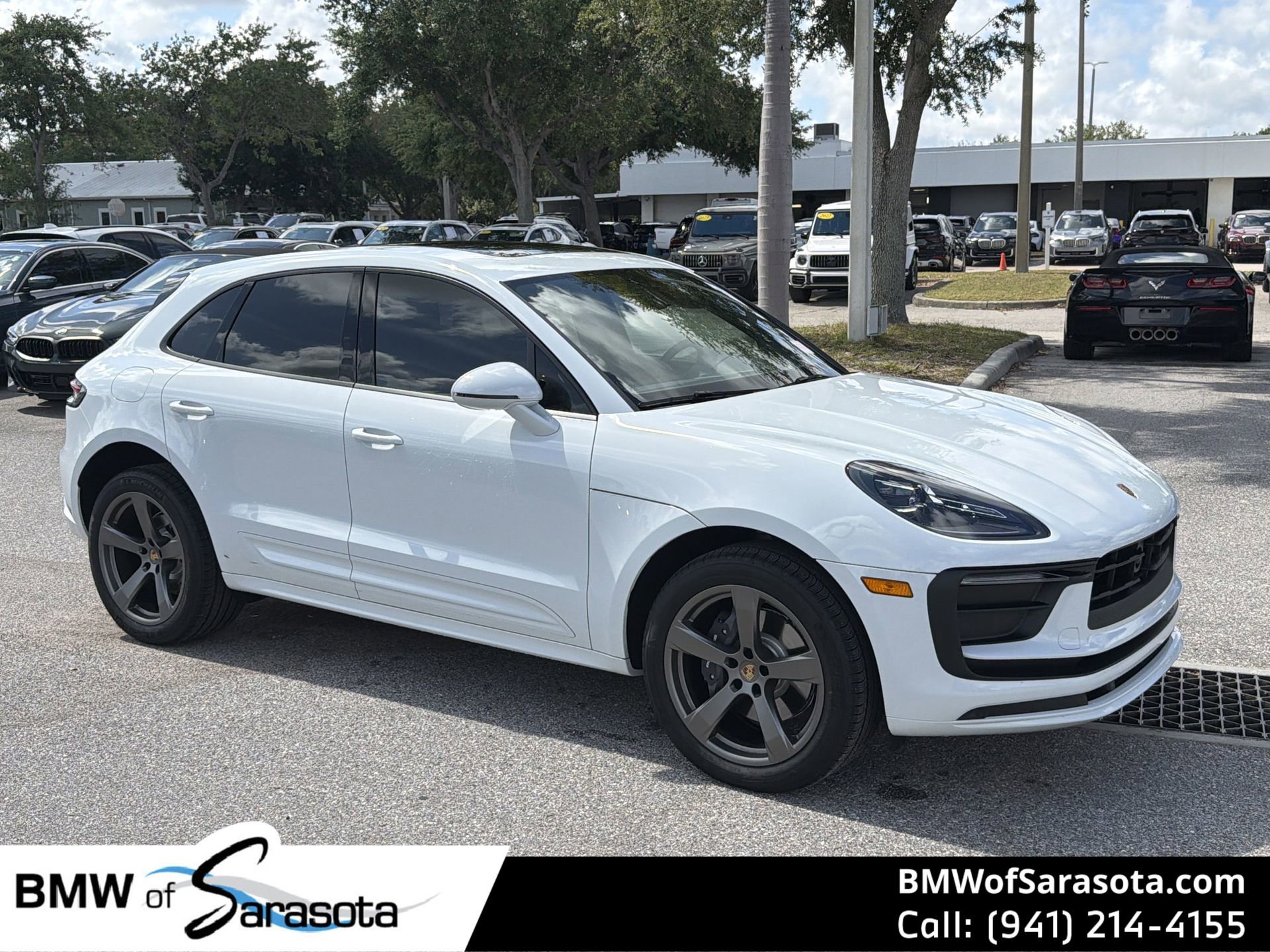 Used 2026 Porsche Macan AWD/4WD image 1