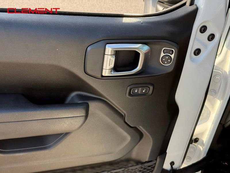 Used 2024 Jeep Gladiator Rubicon w/ Convenience Group image 13