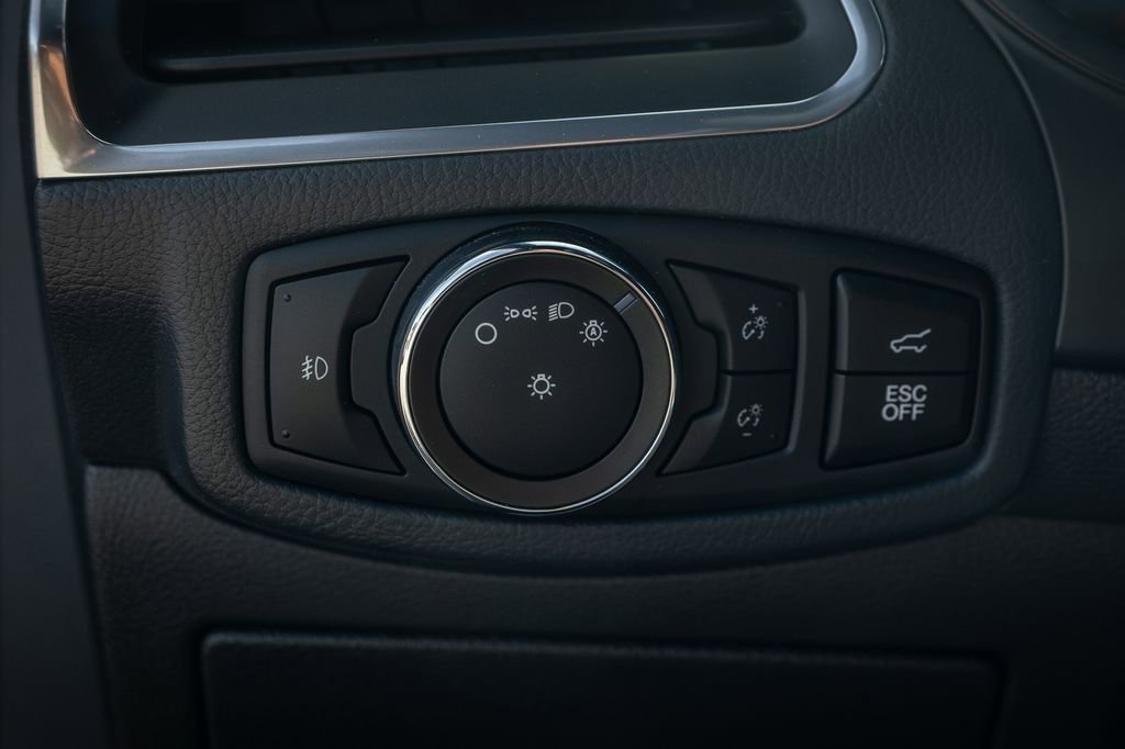 Used 2022 Ford Edge ST w/ Cargo Accessory Package image 27