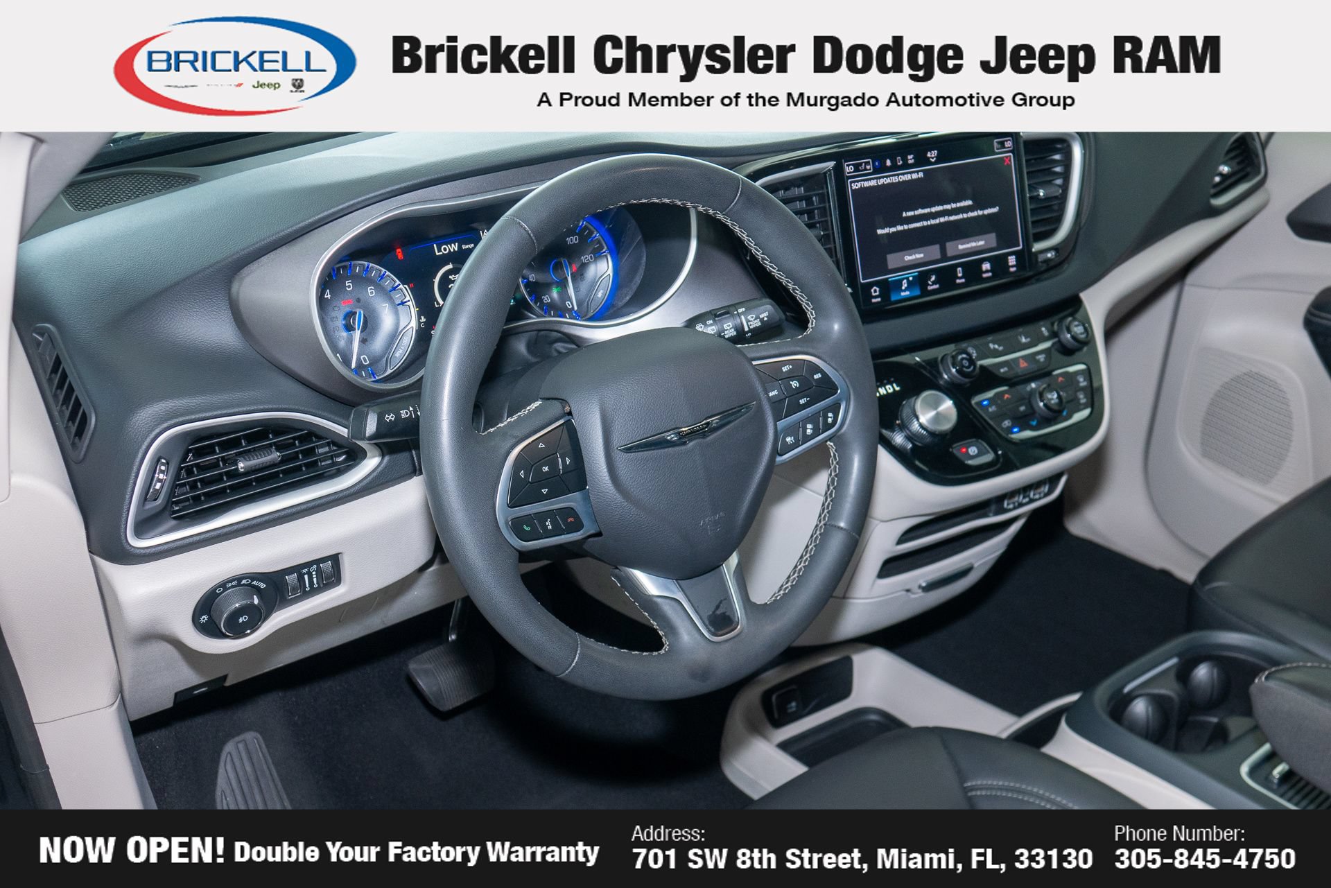Used 2023 Chrysler Pacifica Touring-L FWD image 14