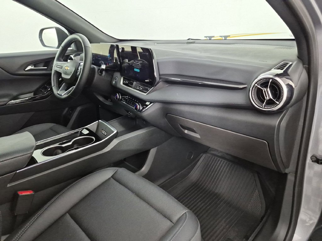 Used 2025 Chevrolet Equinox LT w/ Convenience Package II FWD image 38