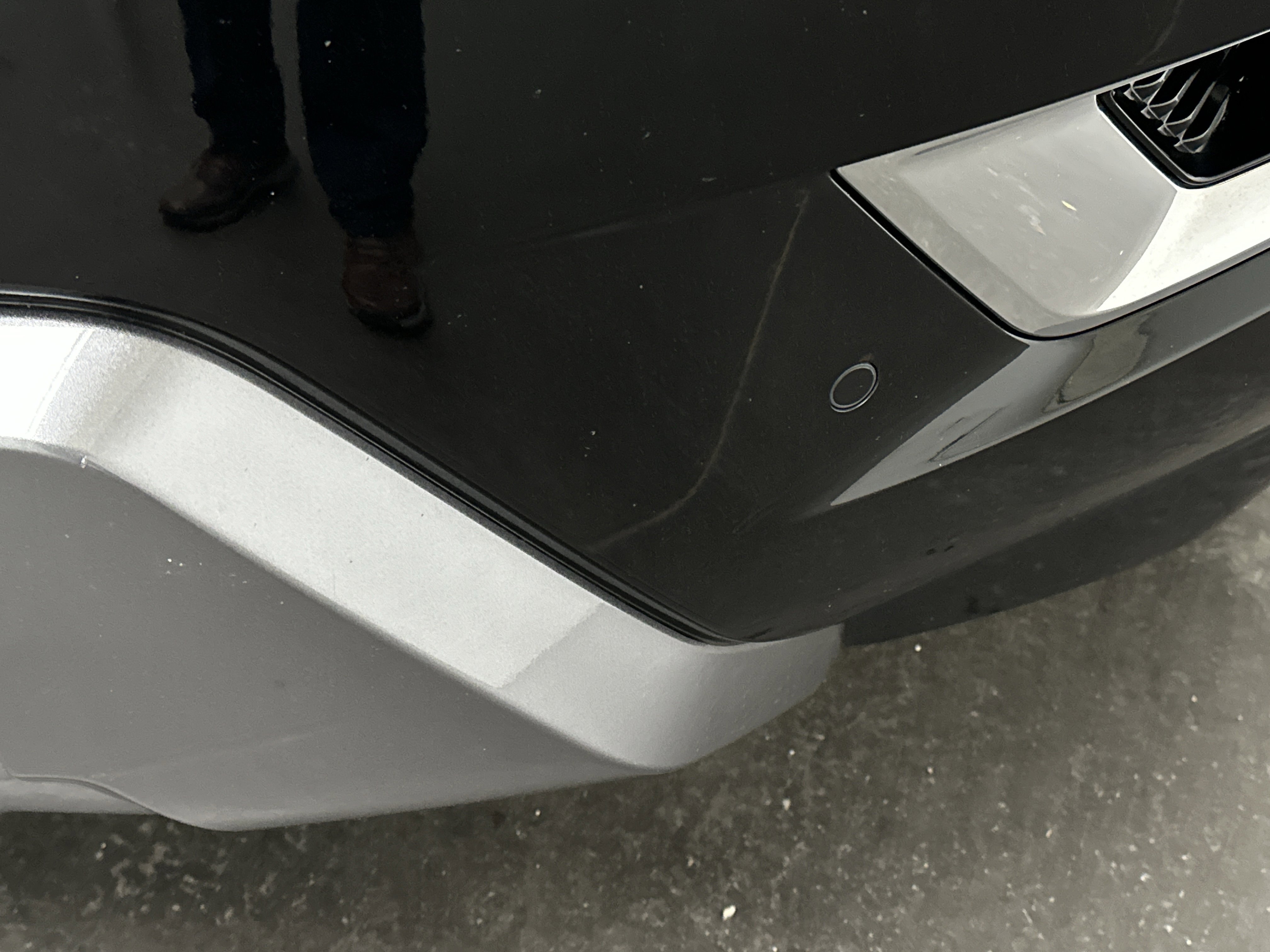 Used 2023 Nissan Armada Platinum image 3