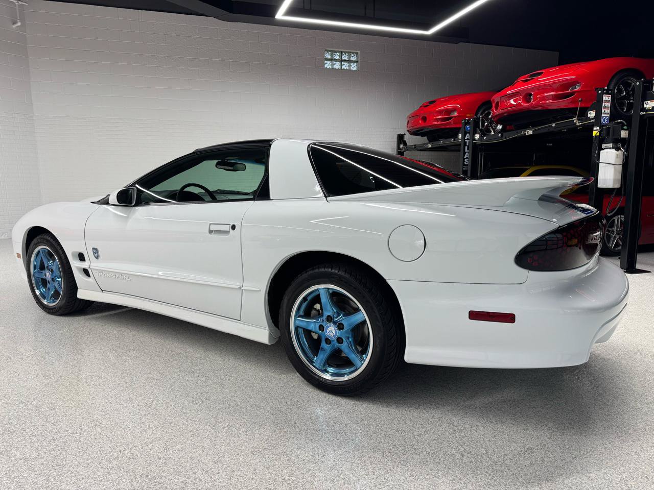 Used 1999 Pontiac Firebird Formula RWD image 10