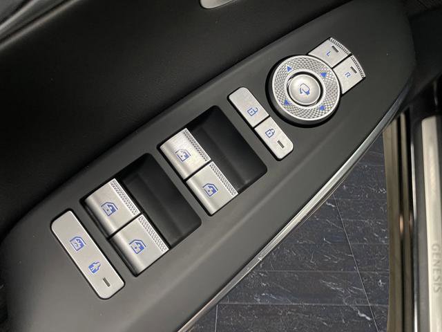 Used 2023 Genesis GV70 2.5T Advanced w/ Advanced Package image 32