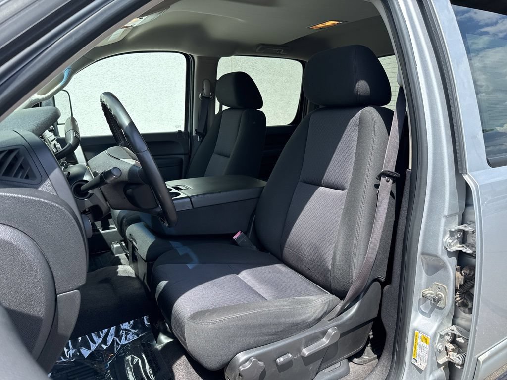 Used 2010 Chevrolet Silverado 2500 LT w/ Exterior Plus Package AWD/4WD image 12