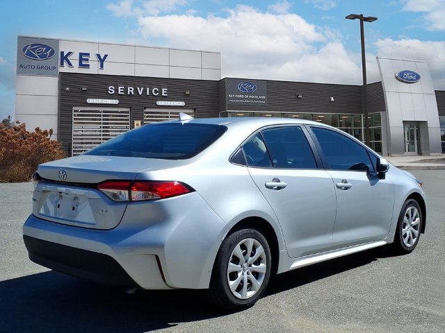 Used 2024 Toyota Corolla LE FWD image 5