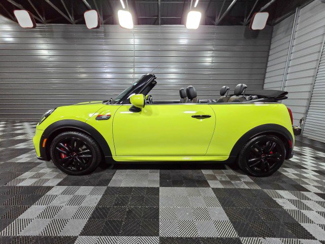 Used 2022 MINI Cooper John Cooper Works w/ Driver Assistance Package FWD image 9