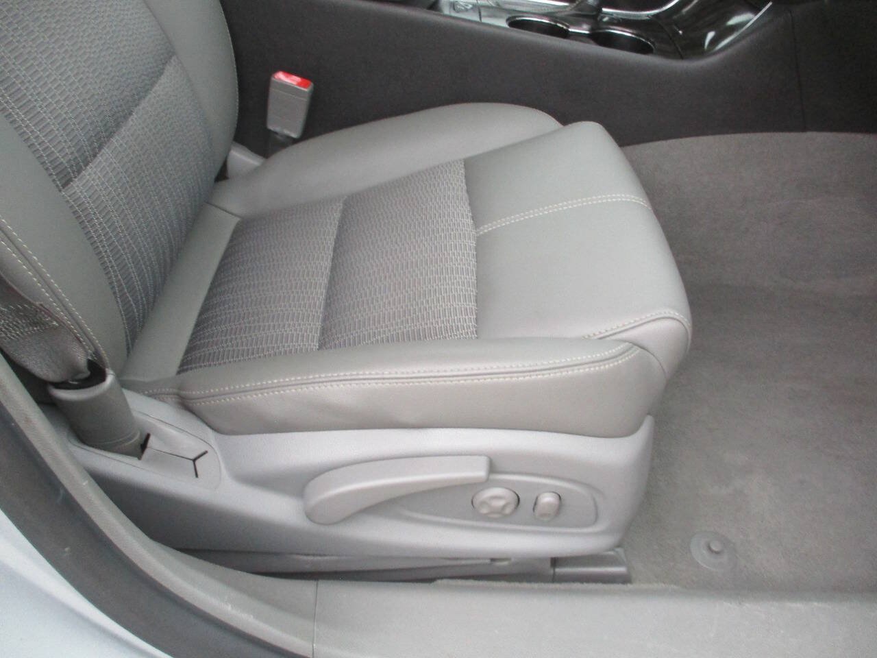 Used 2014 Chevrolet Impala LT w/ Convenience Package FWD image 28