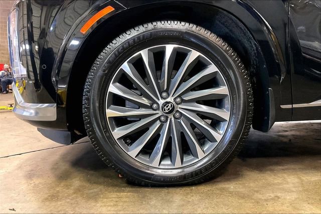 Used 2023 Hyundai Palisade Calligraphy image 8