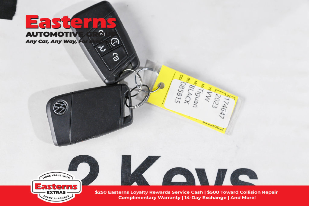 Used 2023 Volkswagen Tiguan SE AWD/4WD image 25
