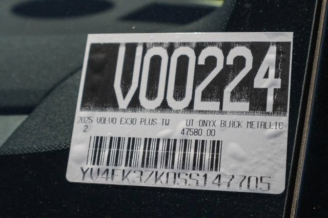 New 2025 Volvo EX30 Plus w/ Protection Package Premier AWD/4WD image 26