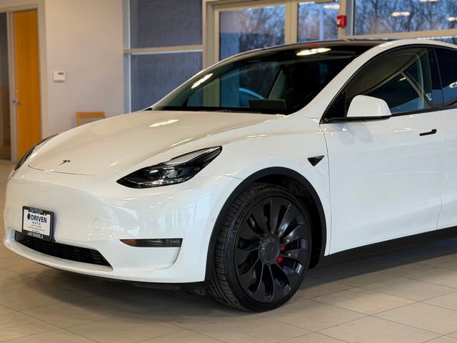 Used 2022 Tesla Model Y Performance image 3
