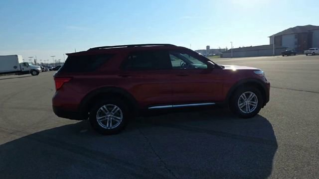 Used 2022 Ford Explorer XLT AWD/4WD image 8