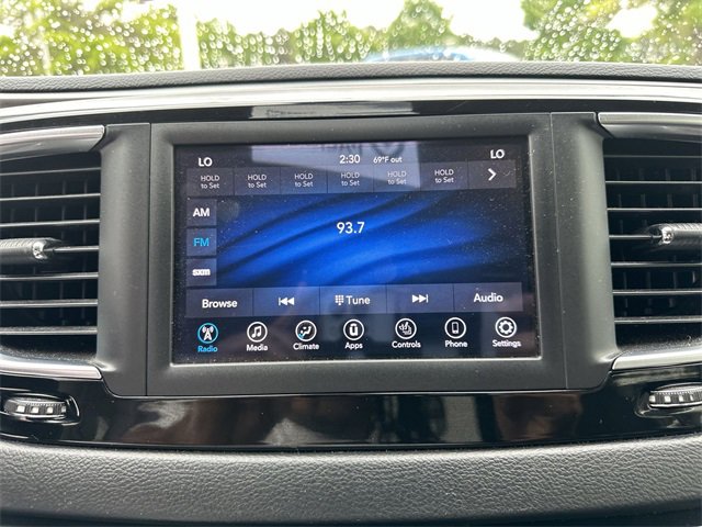 Used 2020 Chrysler Pacifica Touring-L image 17