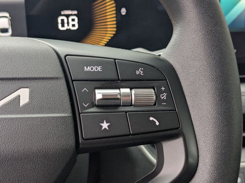Used 2025 Kia K4 LXS image 26