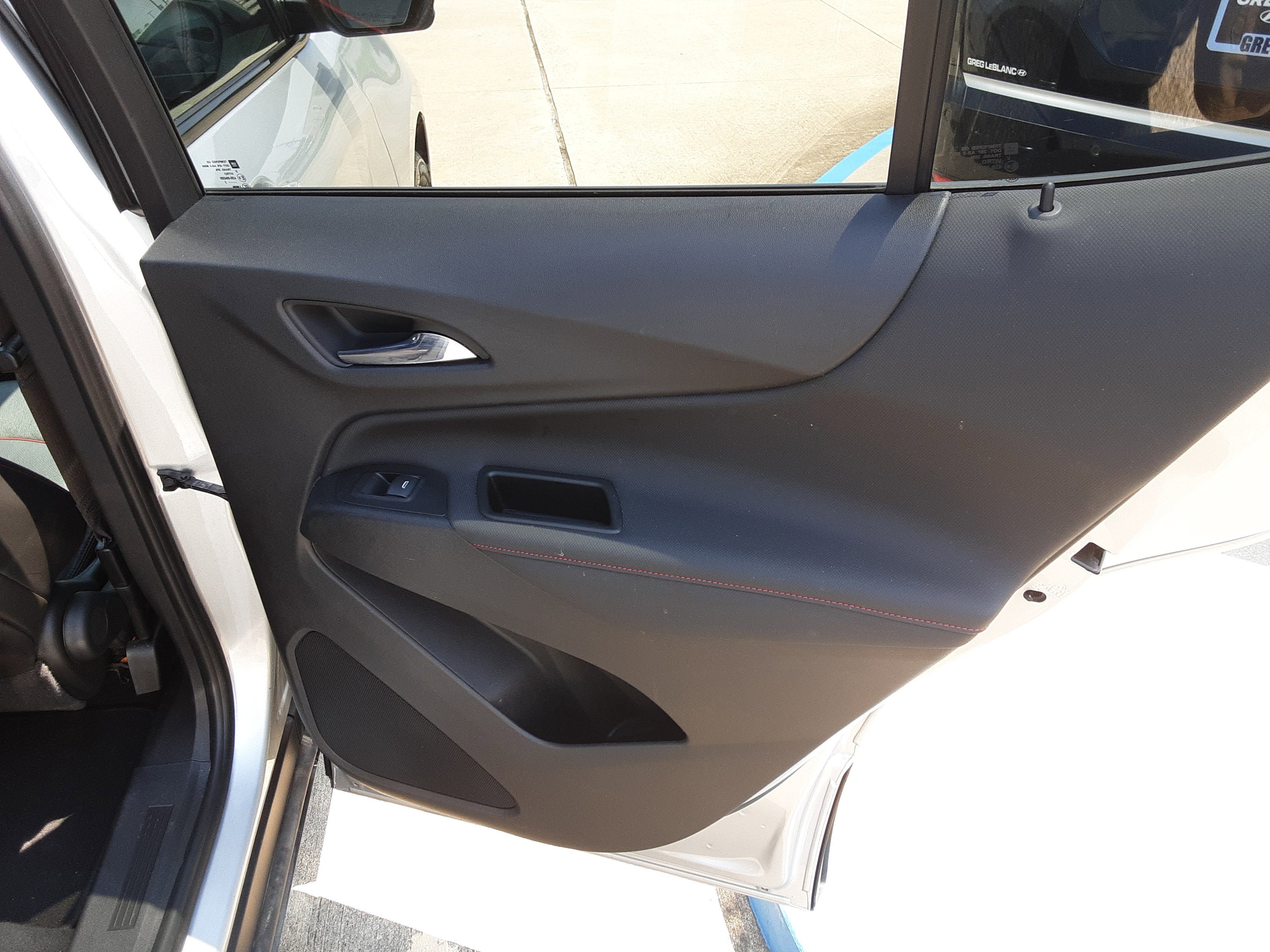 Used 2022 Chevrolet Equinox RS w/ RS Leather Package image 14