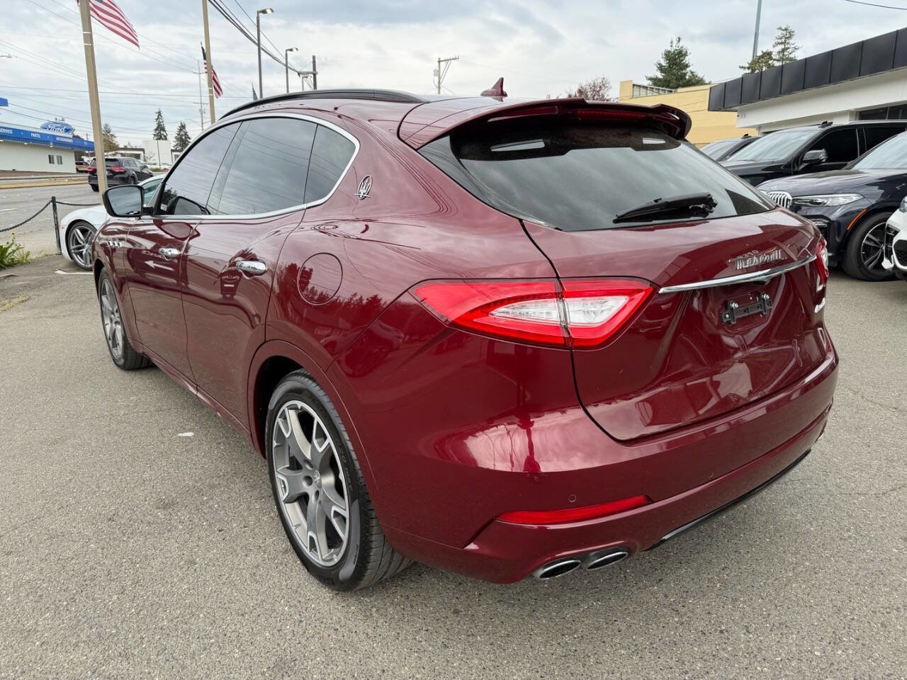 Used 2017 Maserati Levante w/ Sport Package image 4
