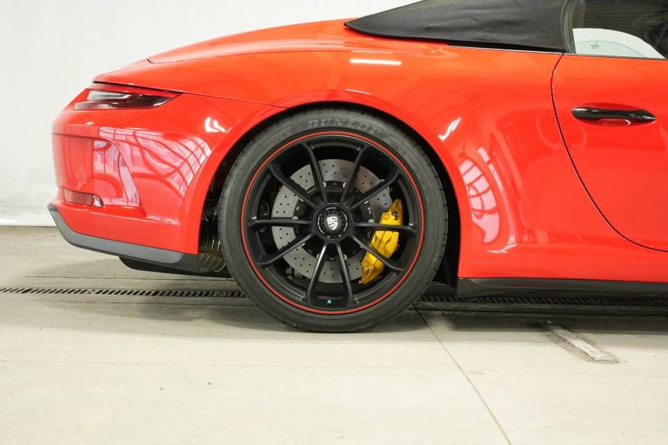 Certified 2019 Porsche 911 Speedster image 42