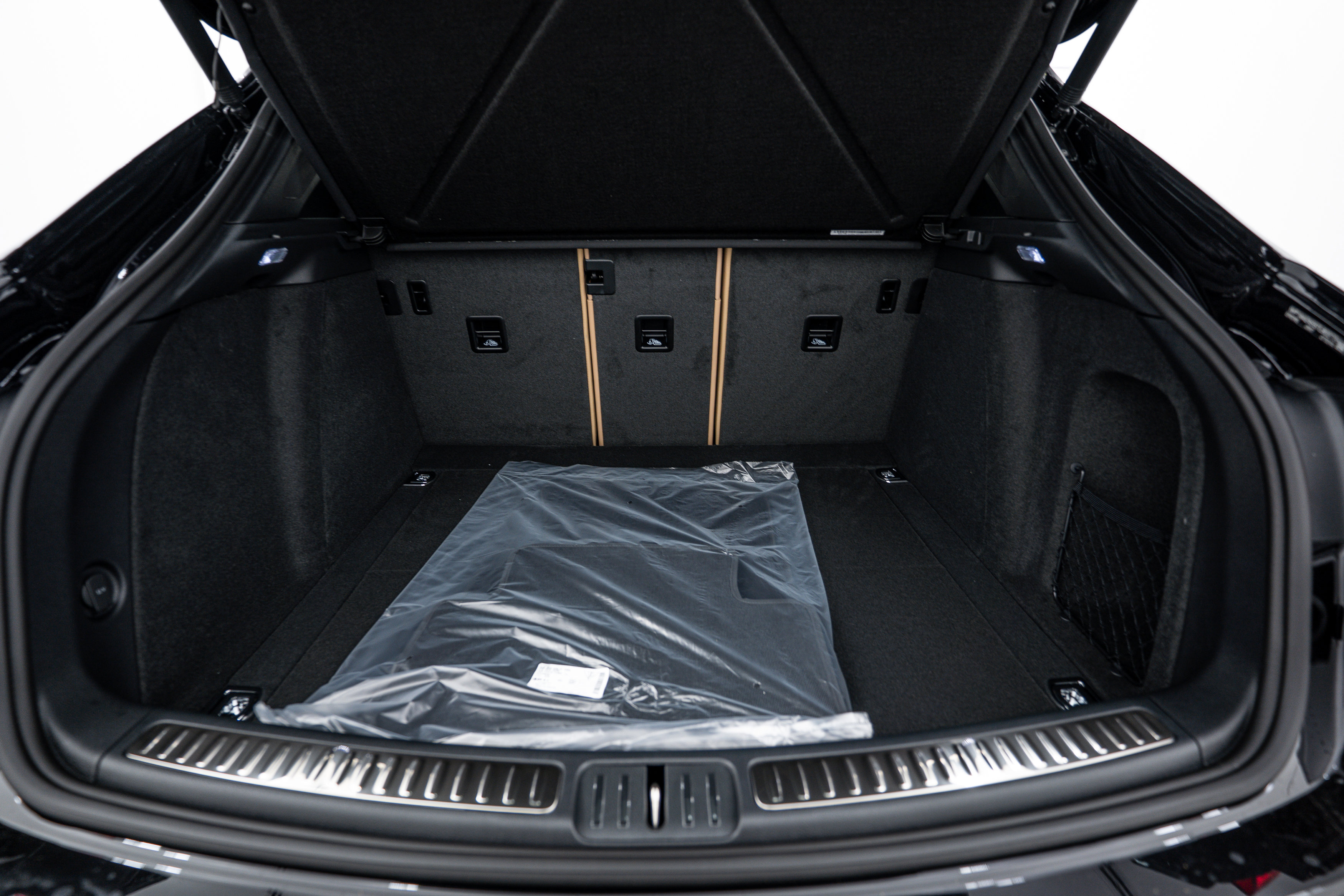 New 2026 Porsche Macan image 26