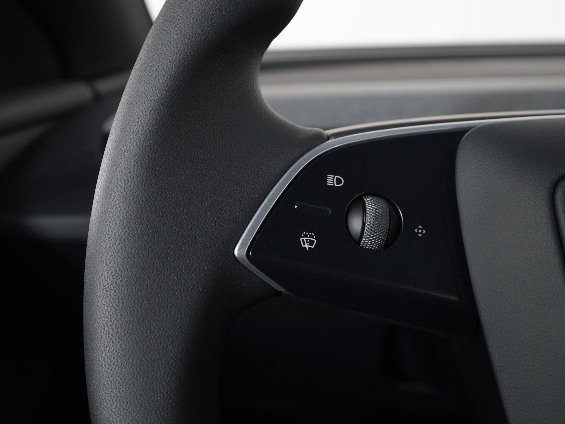 Used 2026 Tesla Model Y 2WD image 17