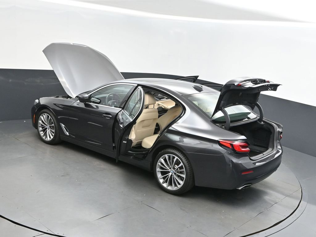Used 2022 BMW 540i w/ Premium Package RWD image 2