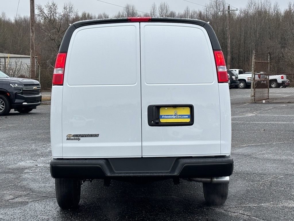 New 2025 Chevrolet Express 3500 w/ Driver Convenience Package RWD image 20