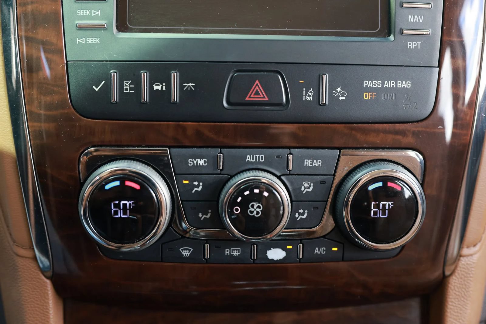 Used 2014 Buick Enclave Leather FWD image 35