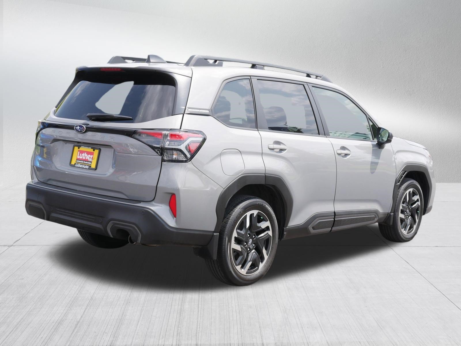 Used 2025 Subaru Forester Limited AWD/4WD image 7