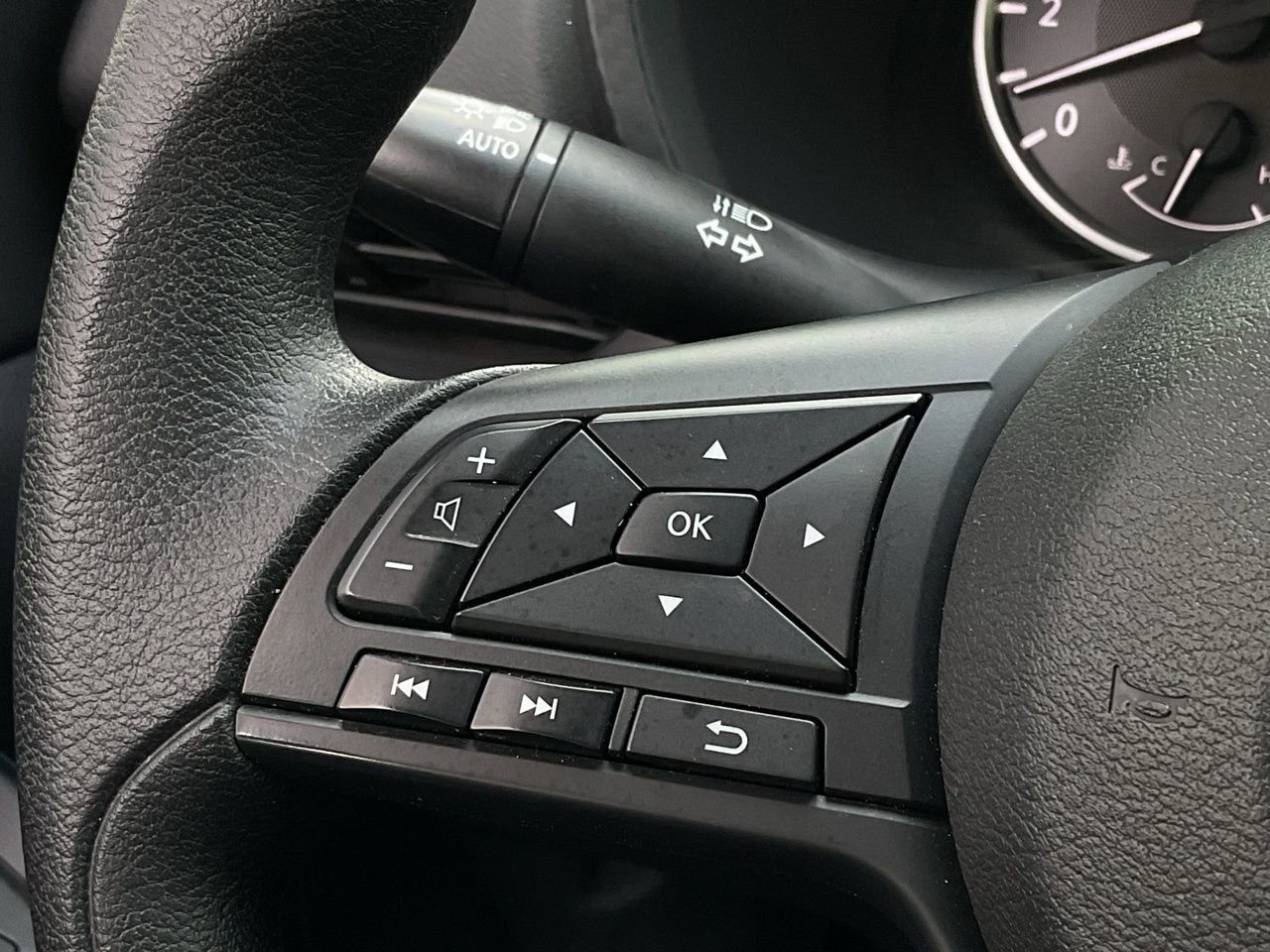 Used 2025 Nissan Sentra S image 22