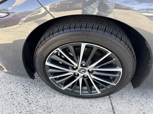 Certified 2023 Lexus ES 350 w/ Premium Package image 10