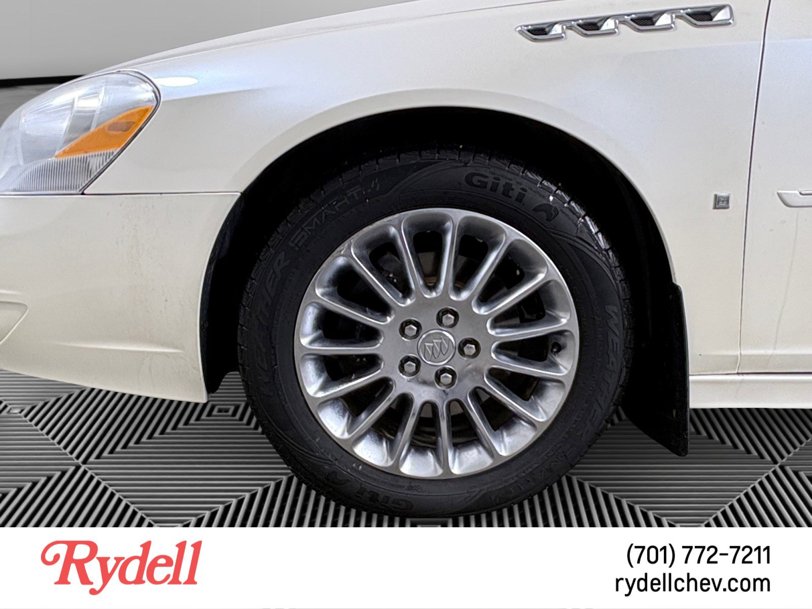 Used 2009 Buick Lucerne Super FWD image 9