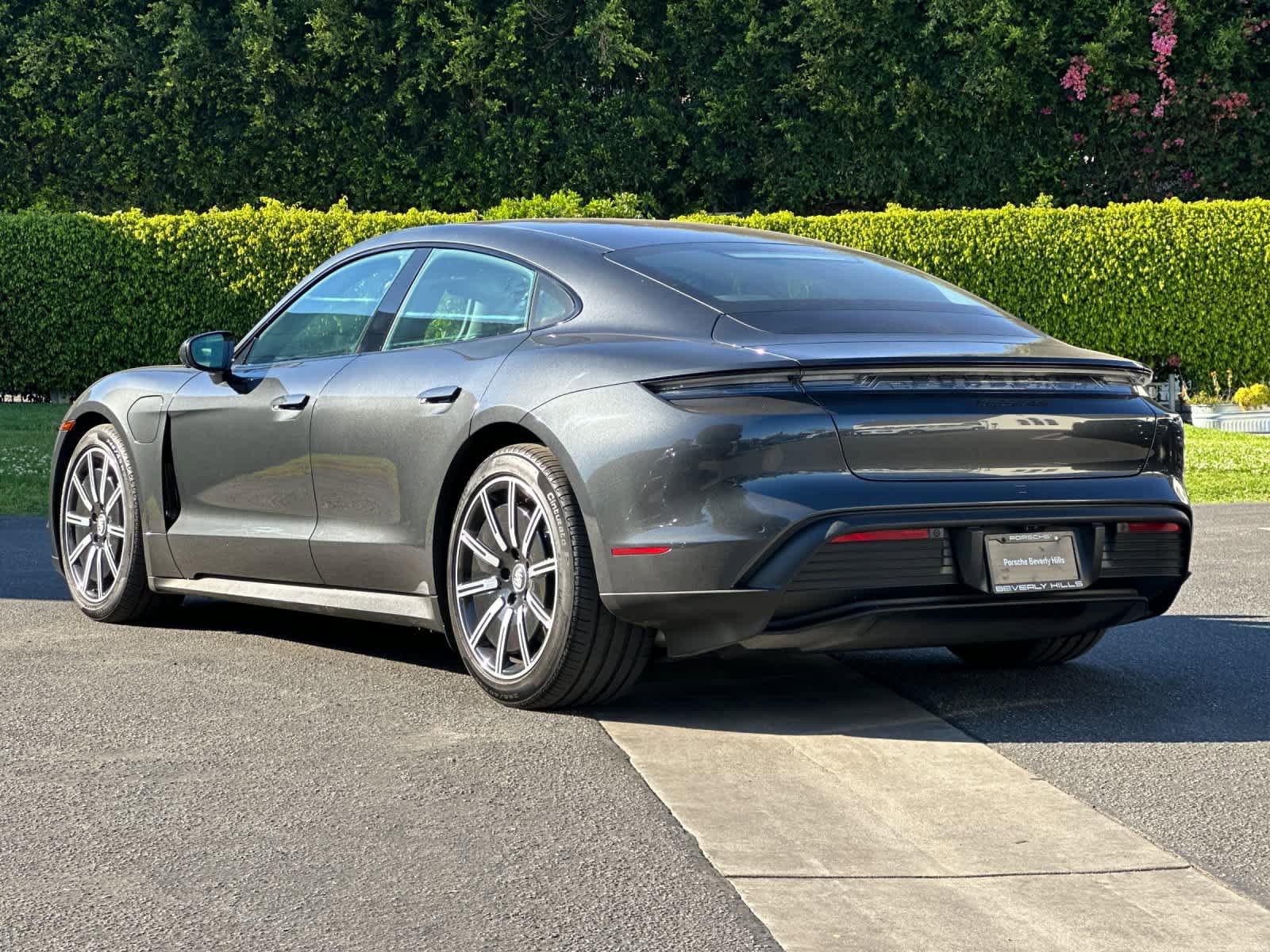 Certified 2022 Porsche Taycan 4S image 3